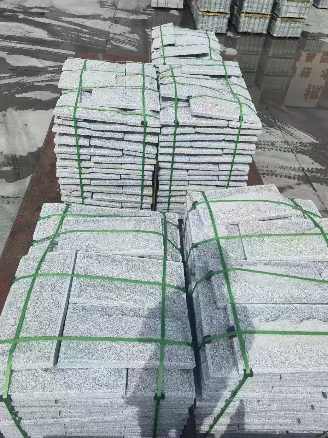 松原 芝麻白蘑菇石装车出货