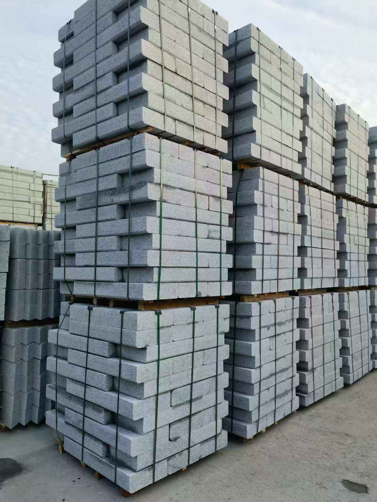 松原 路沿石（路侧石），颜色一致，尺寸标准