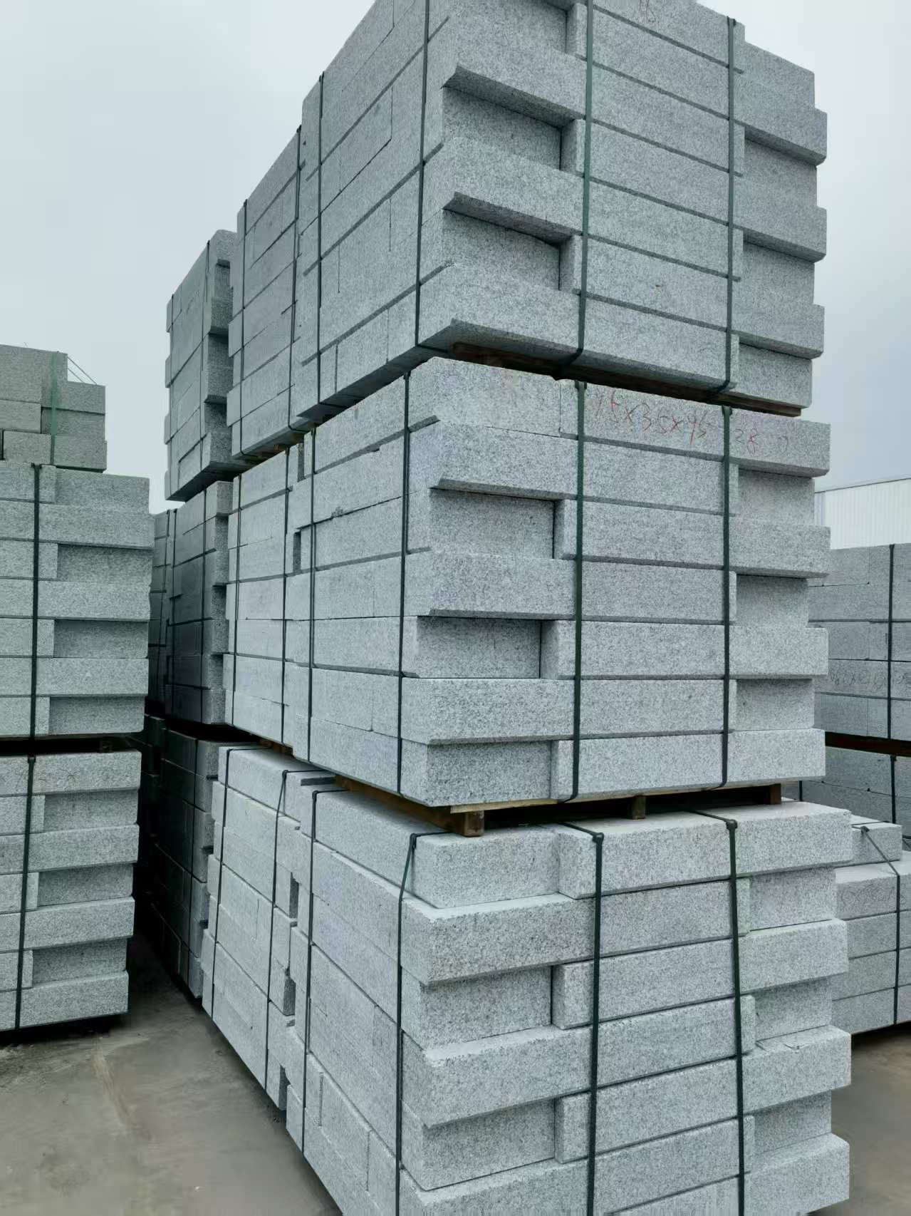 松原 路沿石，板板正正的路沿石