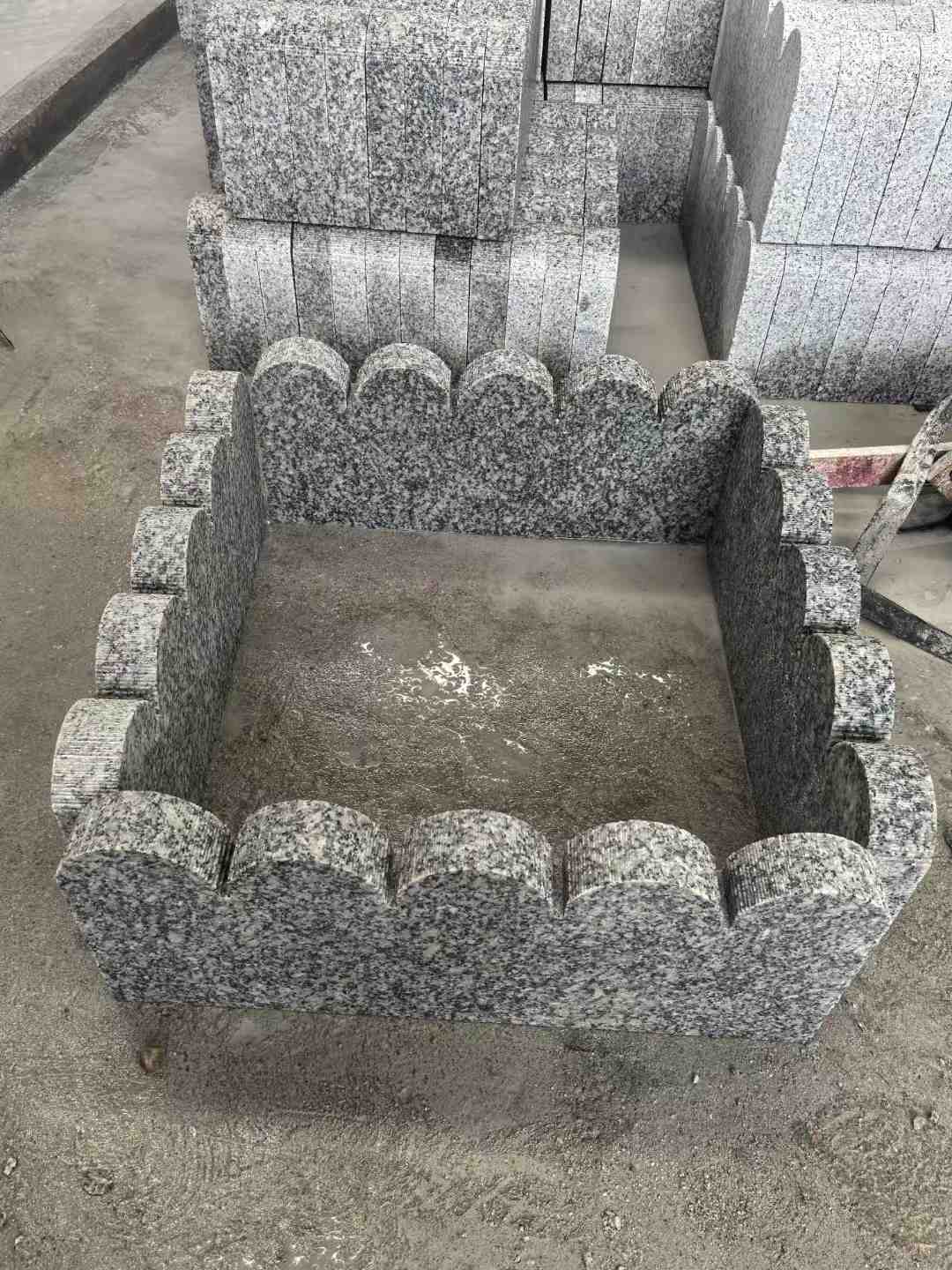 松原 花边石、花坛围栏石、花池界石、菜园栅栏石、镶边石、波浪状界石介绍