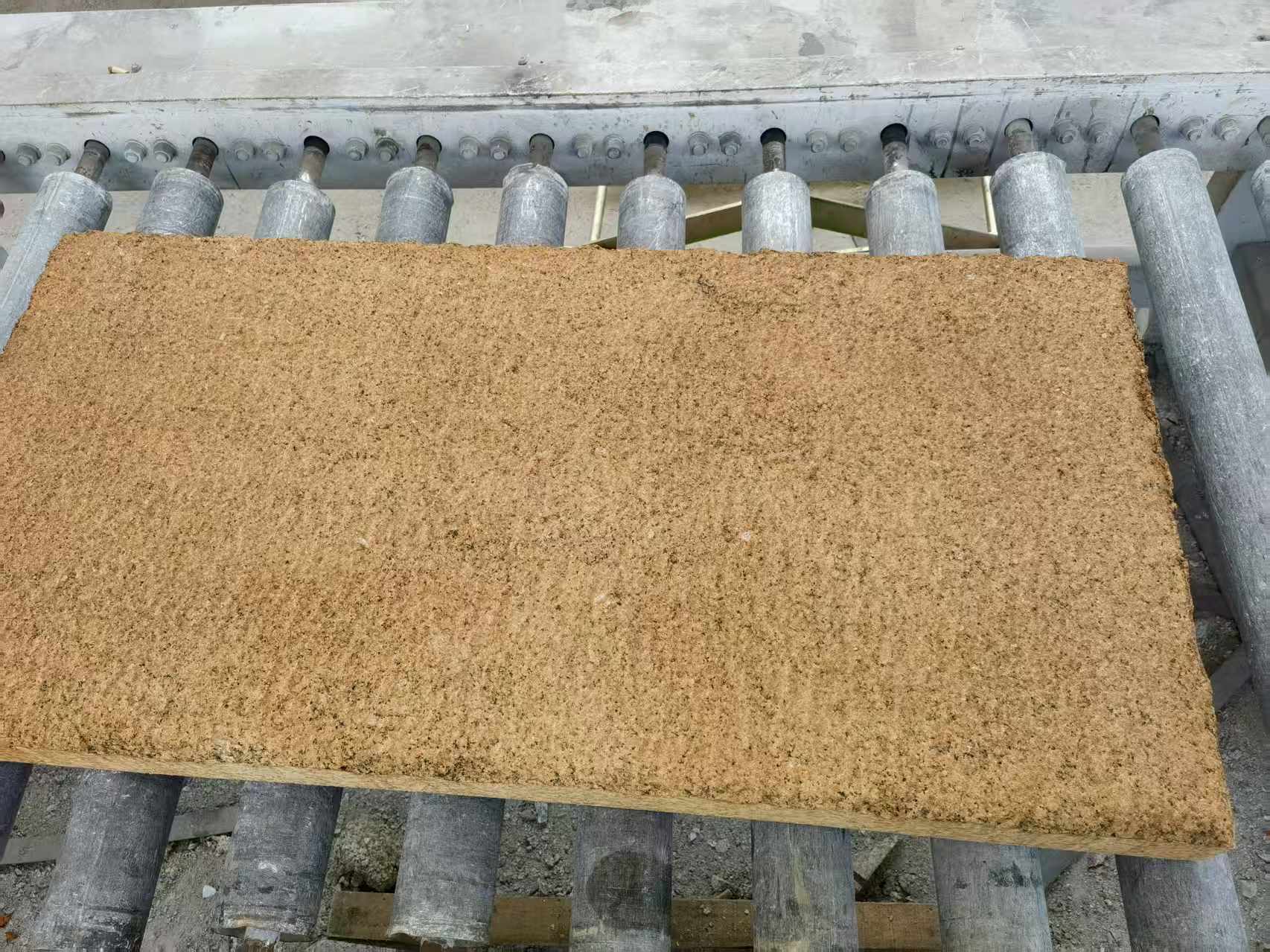 松原 菠萝面老石板，做旧仿古石，流水线生产加工